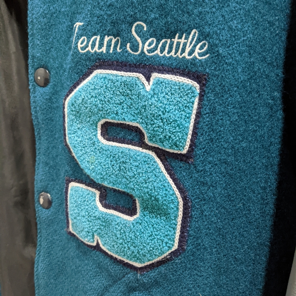 Varsity jacket - Picture 3 of 4
